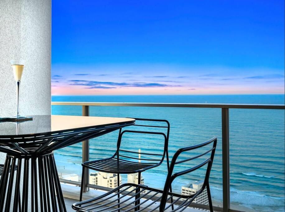 Exclusive Circle On Cavil Sub-Penthouse Luxury Apt - Hosted By Coastal Letting Χρυσή Ακτή Εξωτερικό φωτογραφία