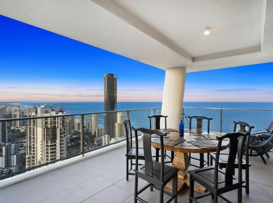 Exclusive Circle On Cavil Sub-Penthouse Luxury Apt - Hosted By Coastal Letting Χρυσή Ακτή Εξωτερικό φωτογραφία