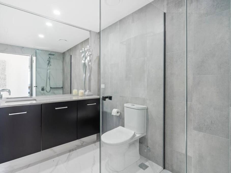 Exclusive Circle On Cavil Sub-Penthouse Luxury Apt - Hosted By Coastal Letting Χρυσή Ακτή Εξωτερικό φωτογραφία